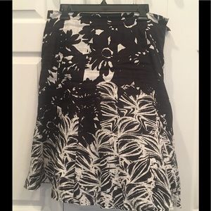 Knee length linen skirt.